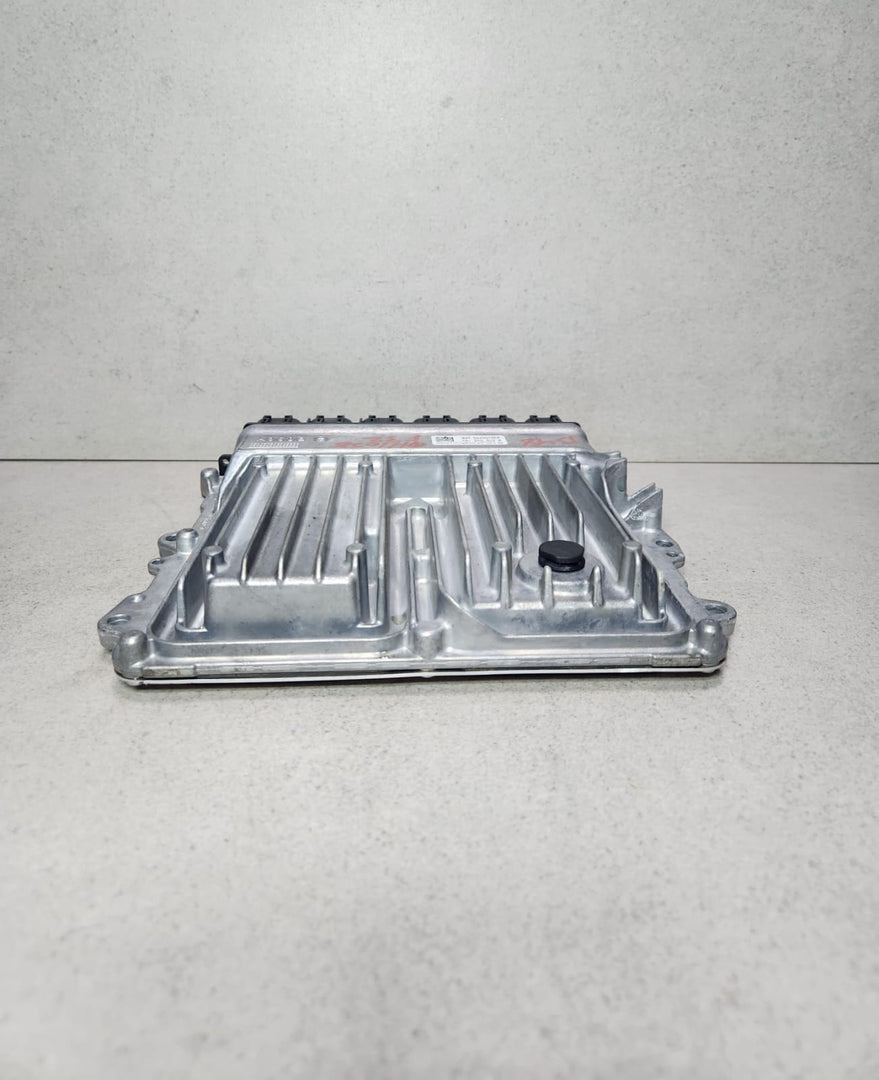 BMW F30 F31 F32 F33 F34 F35 B48 330i 430i Engine Control Unit DME 8676533 OEM