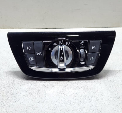 2017-2023 BMW 530i Headlight Switch Control Unit 9493738 5 Series G30 G31 G32 