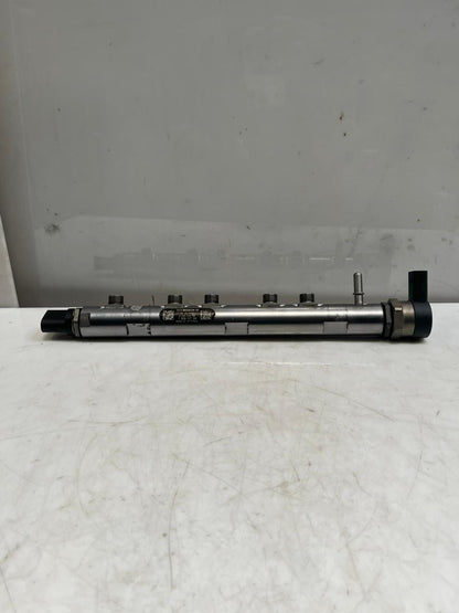 BMW 1' F10 F30 E90 E81 E87 N47 2.0L Fuel Injection Rail With Sensor 7809127 OEM