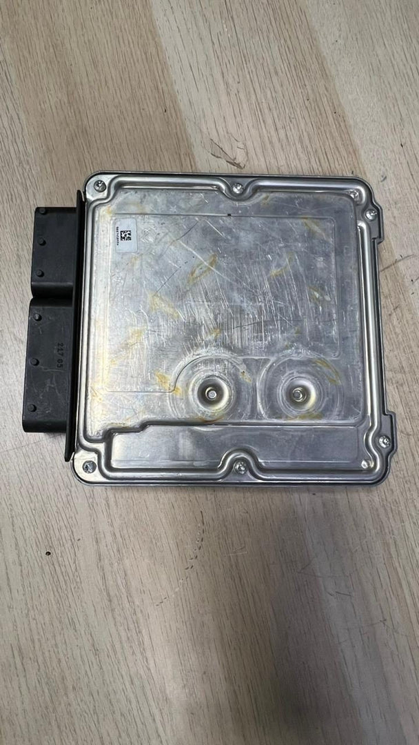 2013-2018 BMW Engine Control Unit ECU DDE 8582803 for F10 F11 F15 X5 DIESEL