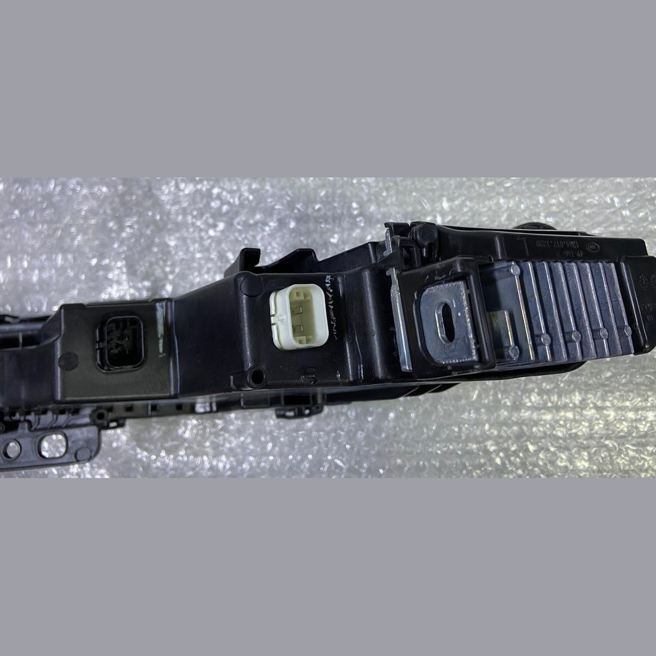 OEM BMW 7 Series G70 Headlight Upper LED Front 9879935 left Side