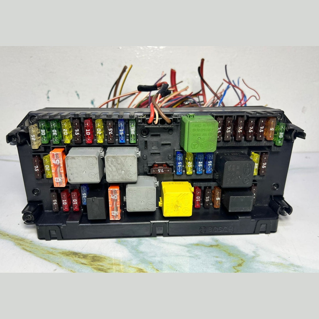 2011-2012 Mercedes-Benz C250 Fuse Relay Box Sam Module A2129005812 W204 C300 C63