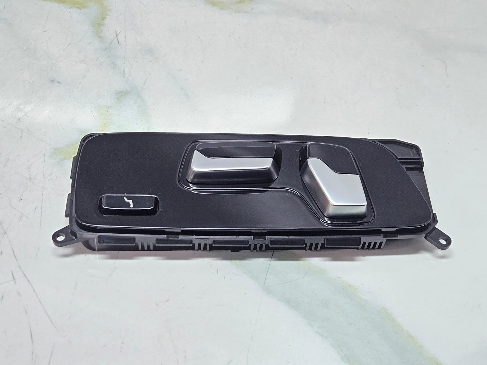 2019-2025 BMW X5 X7 G05 G07 Seat Control Switch 9861514 Rear Right OEM
