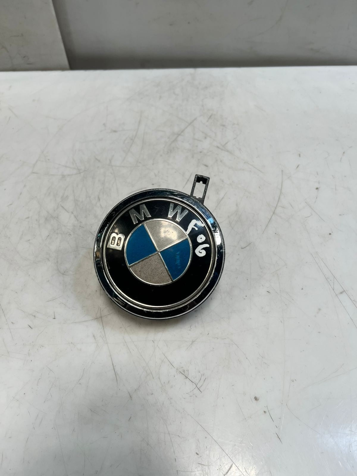 2006-2010 BMW M6 E63 E64 F06 REAR Trunk Lid Release Latch Emblem Handle 7061327
