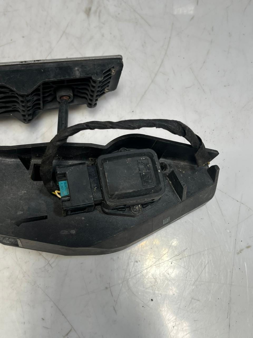 2007-2013 BMW 5 6 3 Series E63 E64 328i E60 E90 Accelerator Pedal 6772645 OEM