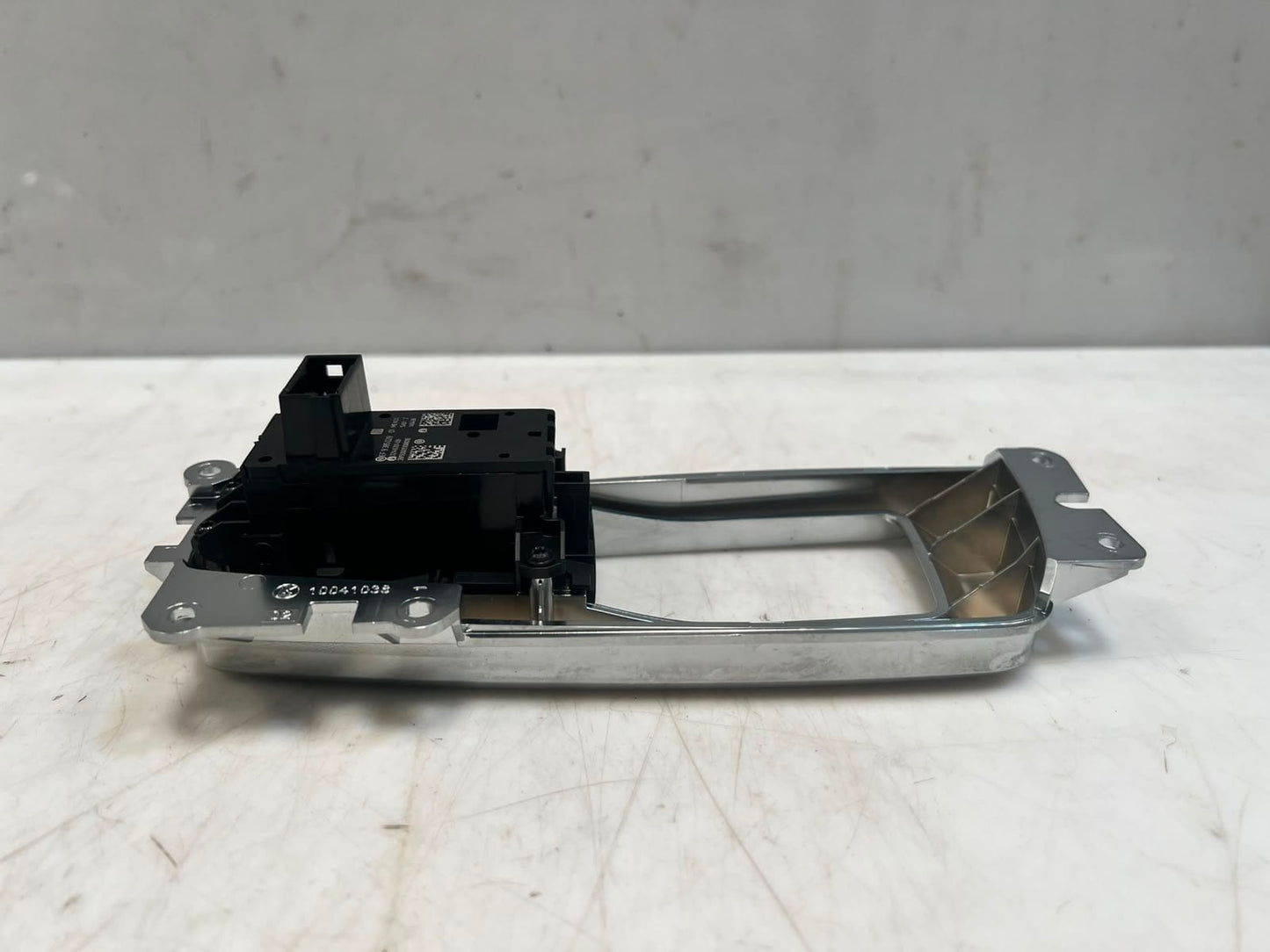 2012-2018 BMW 640i 5 Series F11 6 Series F06 Parking Brake Switch 9385029 oem