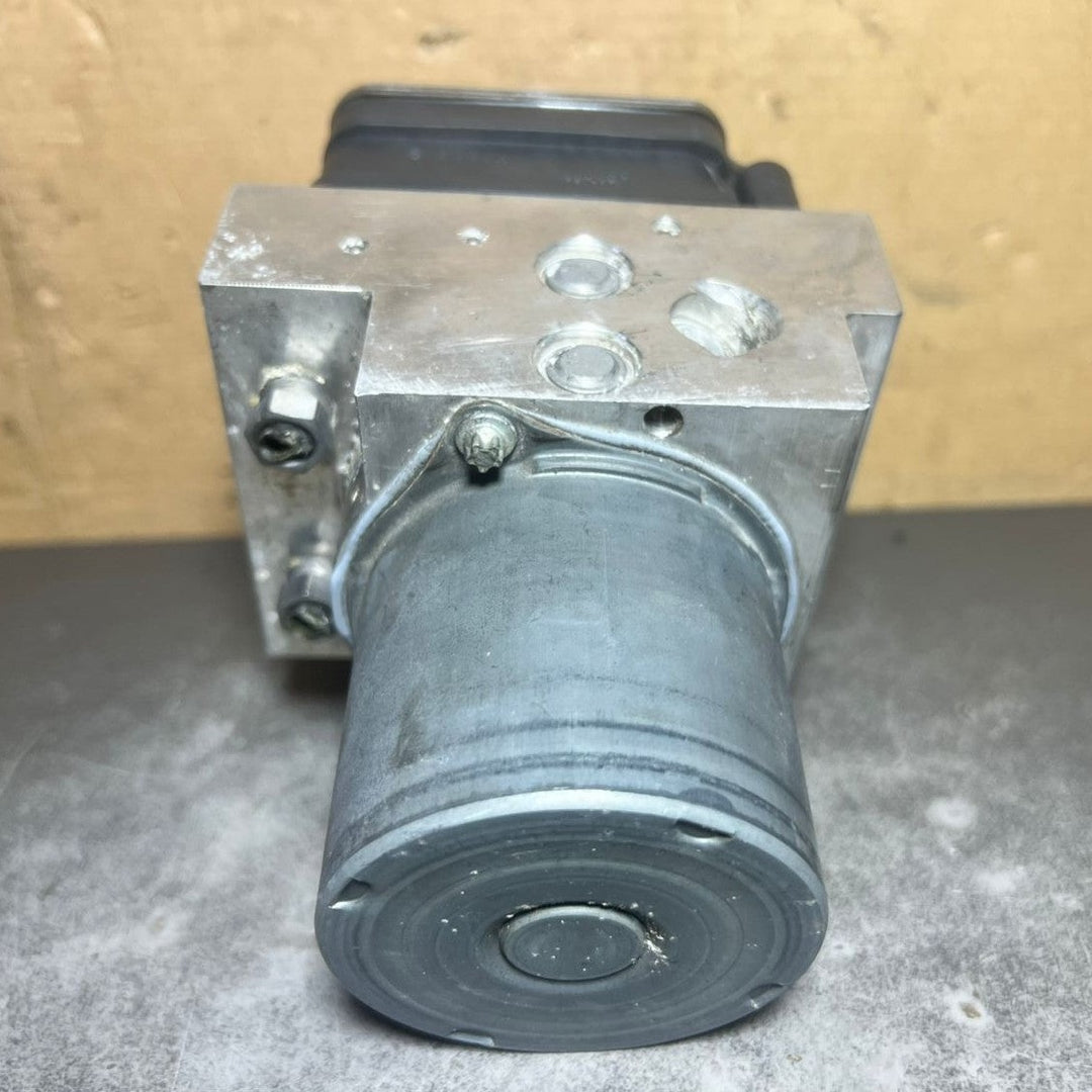 13-16 Mercedes W212 E-Class ABS Anti Lock Brake Pump Module A212 4310348 OEM