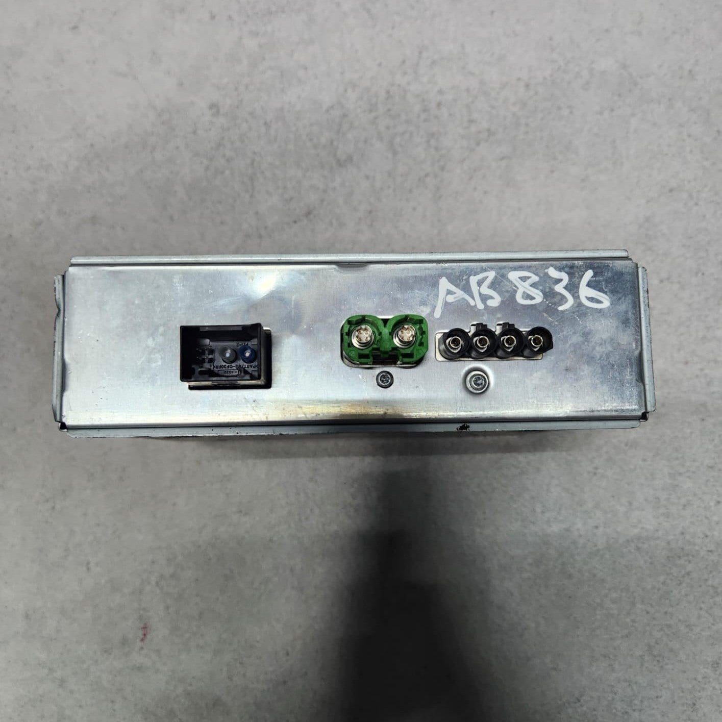 Benz TV Tuner Control Unit A2229003110 W222 S-Class and W205