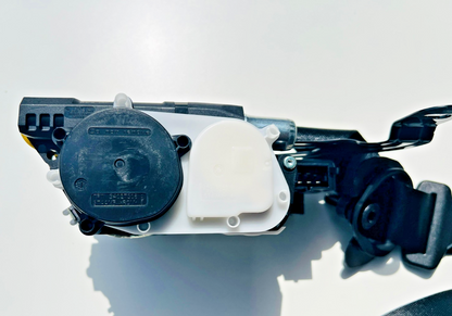BMW ORIGINAL 5,6 SERIES  M5 G30 G31 G32 SEAT BELT FRONT RIGHT TENSIONER 7430116