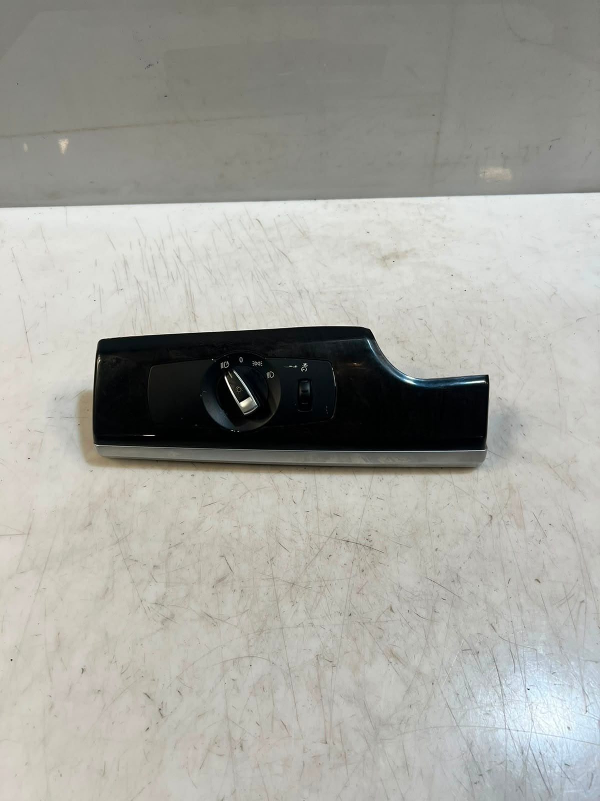 2011-2016 BMW 5' F07 F10 F06 F01 F03 F04 F10 F11 535i Headlight Switch 9204068
