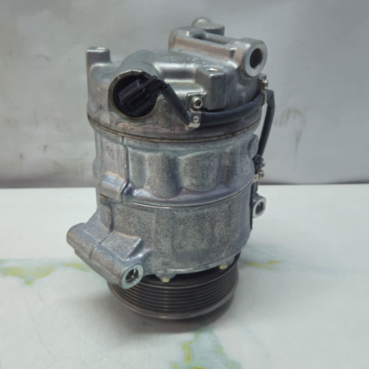 2016-2019 BMW 750Li M5 F90, M8 F91 F92 Air Conditioning Compressor 5A112E1