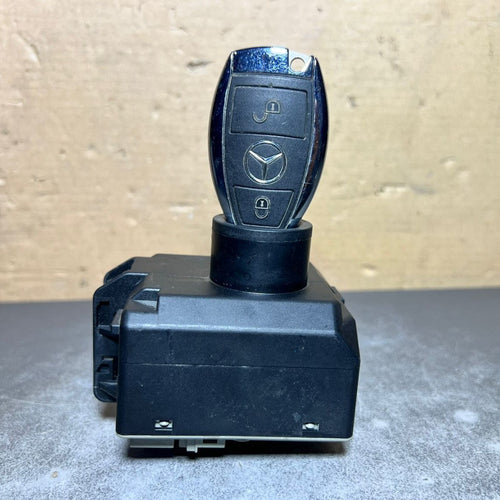 13-17 Mercedes W246 CLA  Ignition Switch Module Unit W/key FBS4 A246 9054702 OEM