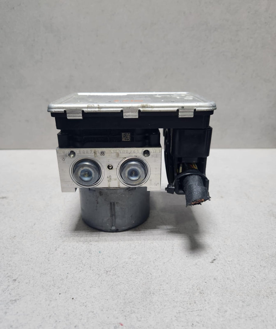2019-2022 BMW 330i Abs Pump Control Module 6862017 3 Series G20 G21