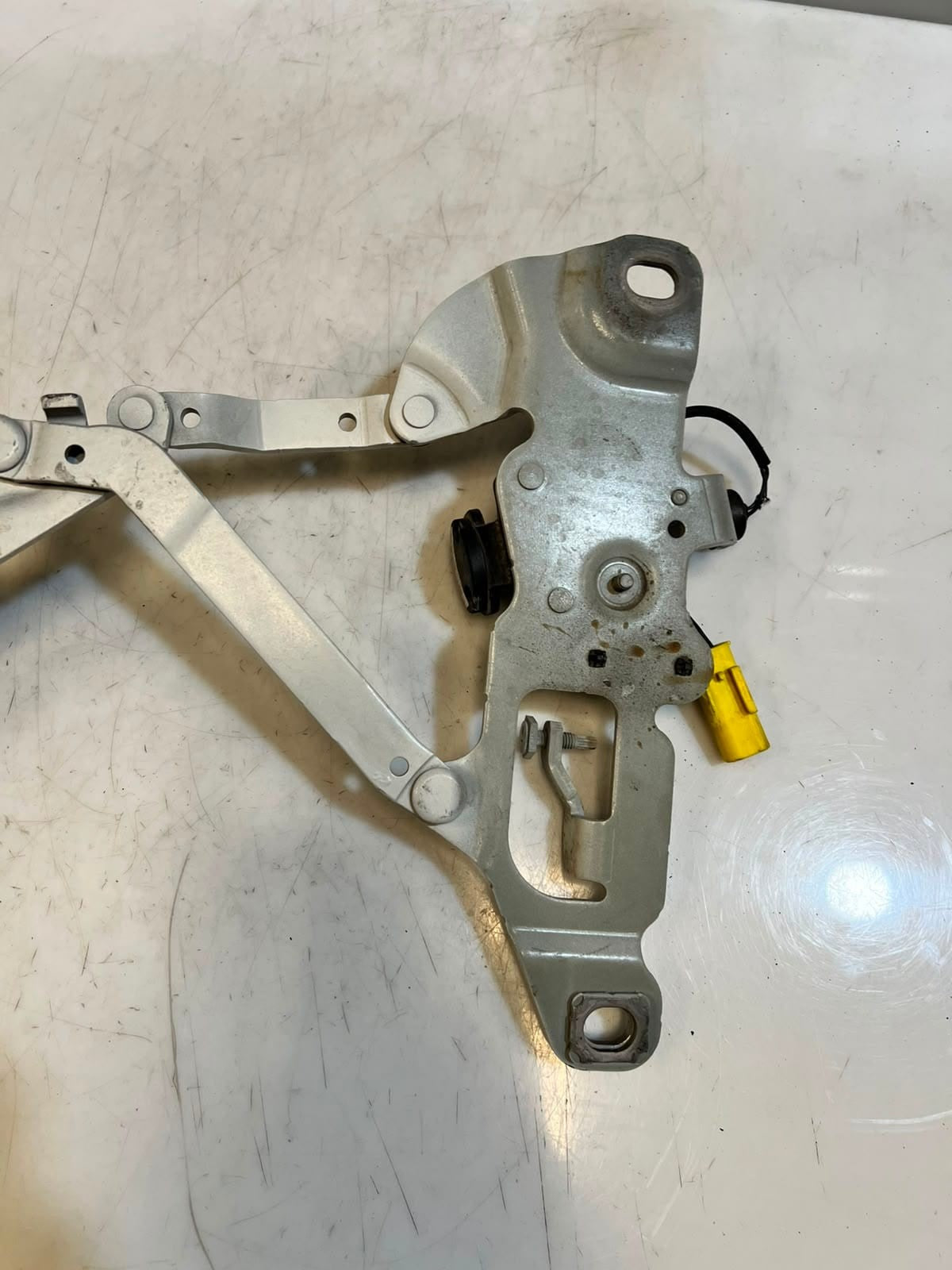 2012-2016 BMW 5 Series F10 F11 650i Bonnet Hood Hinge 7249887 OEM