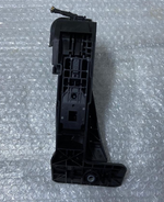 Bild in die Galerieansicht laden, OEM BMW F44 G20 G21 G26 X3 G01 X4 ACCELERATOR PEDAL THROTTLE PEDAL GAS- 6889820