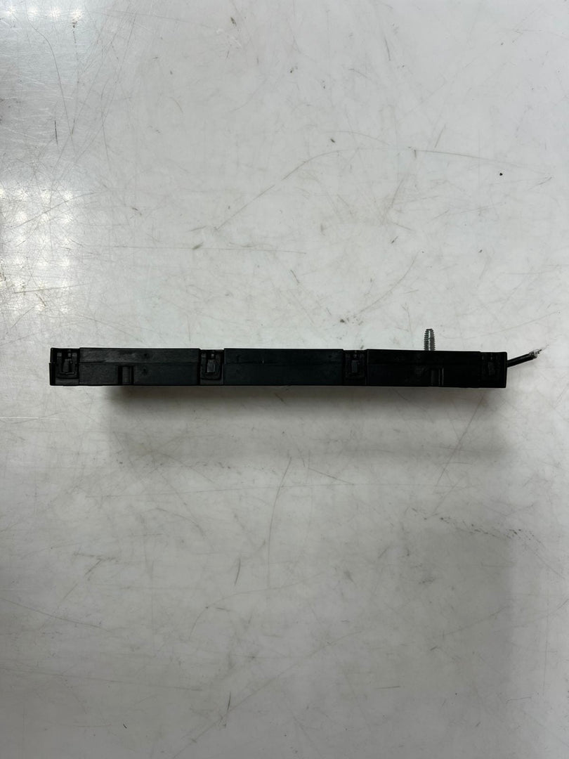 2011-2015 BMW 550i 5 Series F07 GT Antenna Amplifier 9247142 OEM