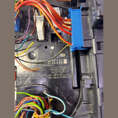 2010-2014 Mercedes-Benz C300 Rear Sam Module Relay Fuse Box 204 9060205 W204 C25