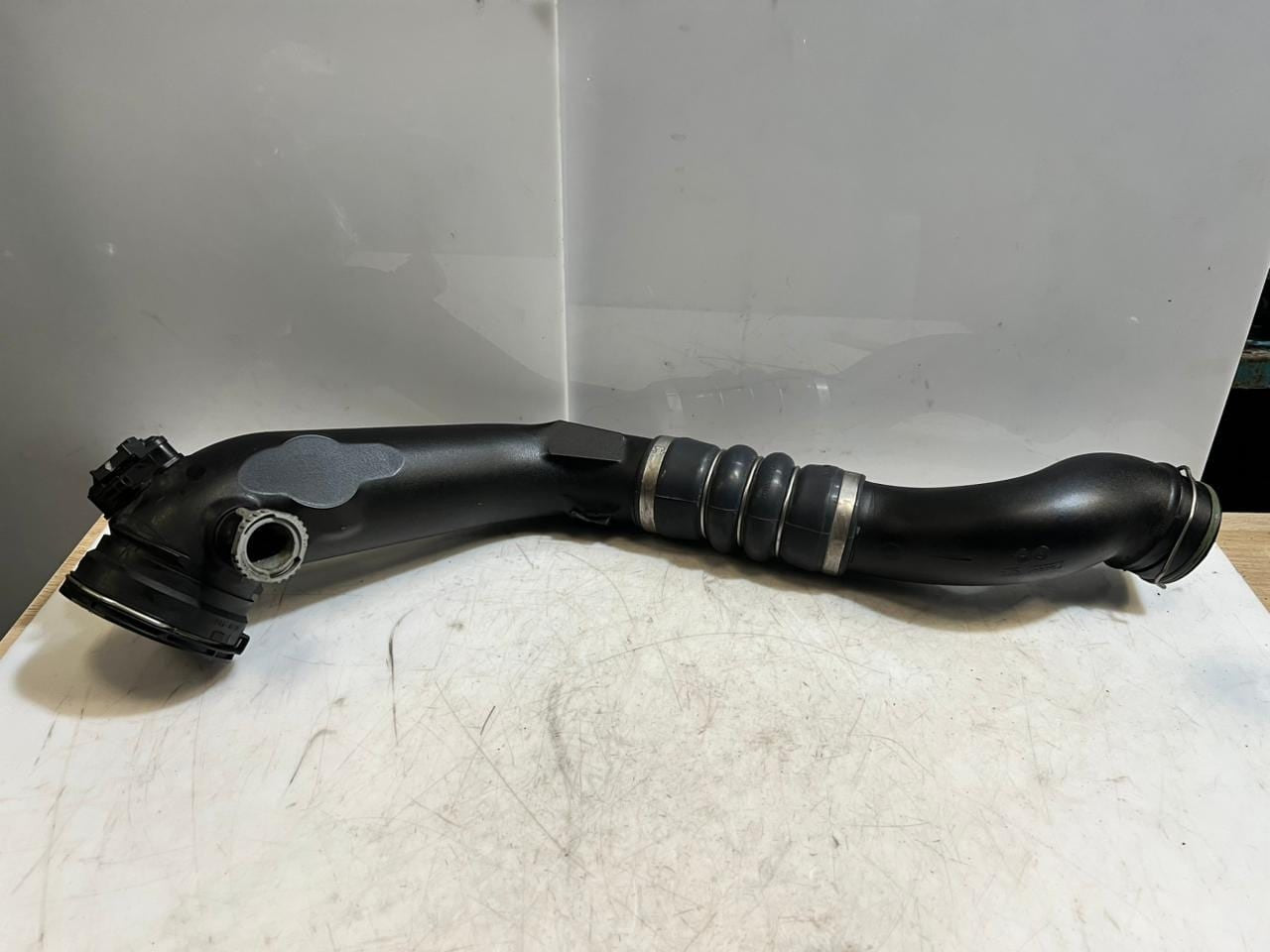 BMW F10 E70 F07 E90 E91 N55 N54 335I Air Intake Tube Front Left 2355761 OEM