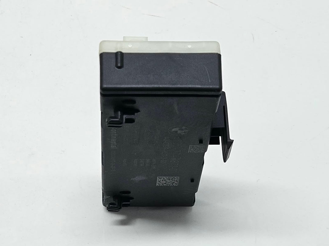 7448871-2015-2019 BMW 750i G12 B58 RHD Tailgate Control Module OEM