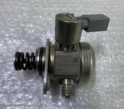 OEM BMW F20 F22 F11 Petrol N55 High Pressure Fuel Injection Pump 7610761 BOSCH