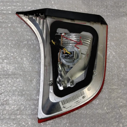 OEM BMW X6 E71 E72 LEFT SIDE REAR BRAKE LIGHT 7179987 HELLA