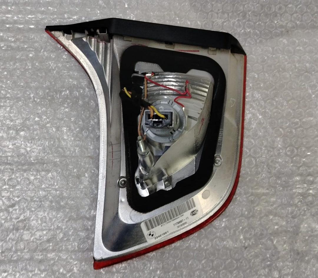 OEM BMW X6 E71 E72 LEFT SIDE REAR BRAKE LIGHT 7179987 HELLA