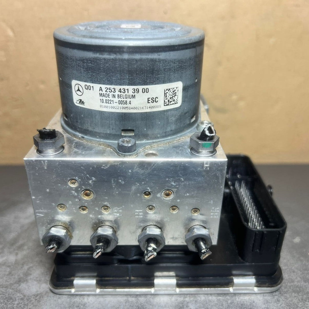 14-18 Mercedes W205 C-Class Hybrid ABS Anti Lock Brake Pump Module A253 9011600