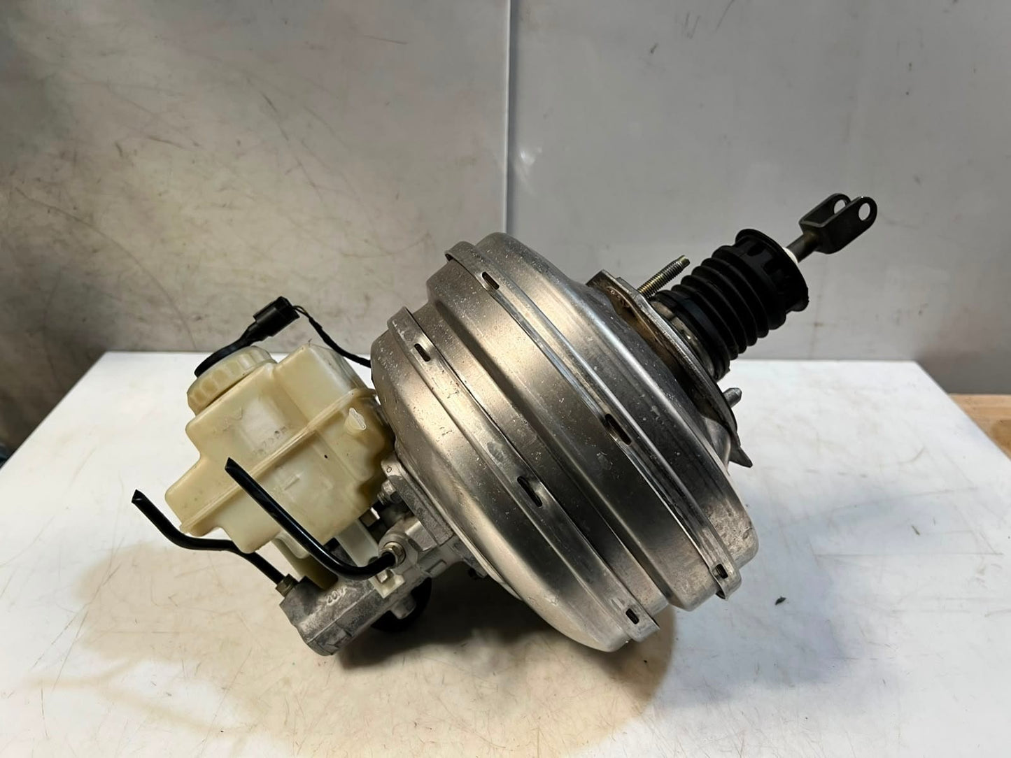 BMW X3 7 Series E65 E66 E67 E68 Brake Booster SERVO MOTOR 32483213 OEM