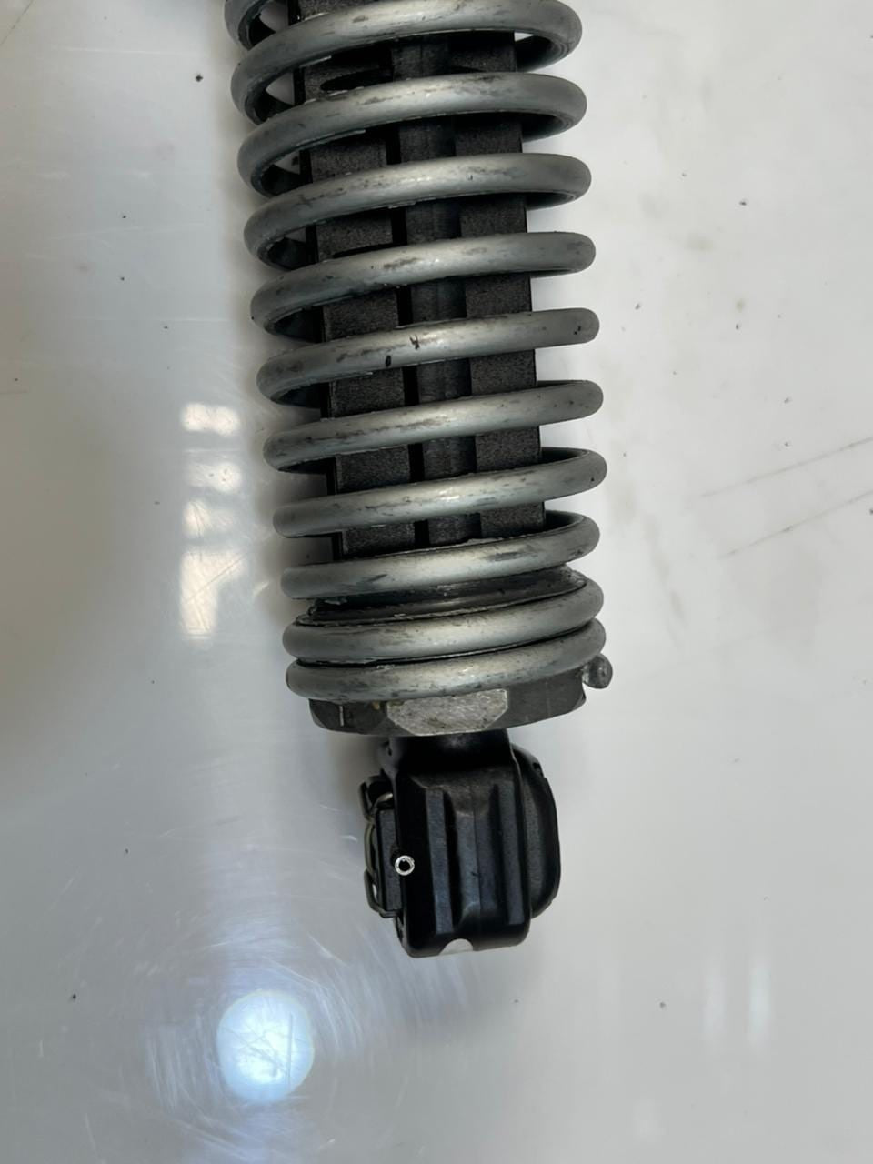 BMW 5 Series F10 F18 Automatic Trunk Lid Spindle Left Electric 7207009 7207010