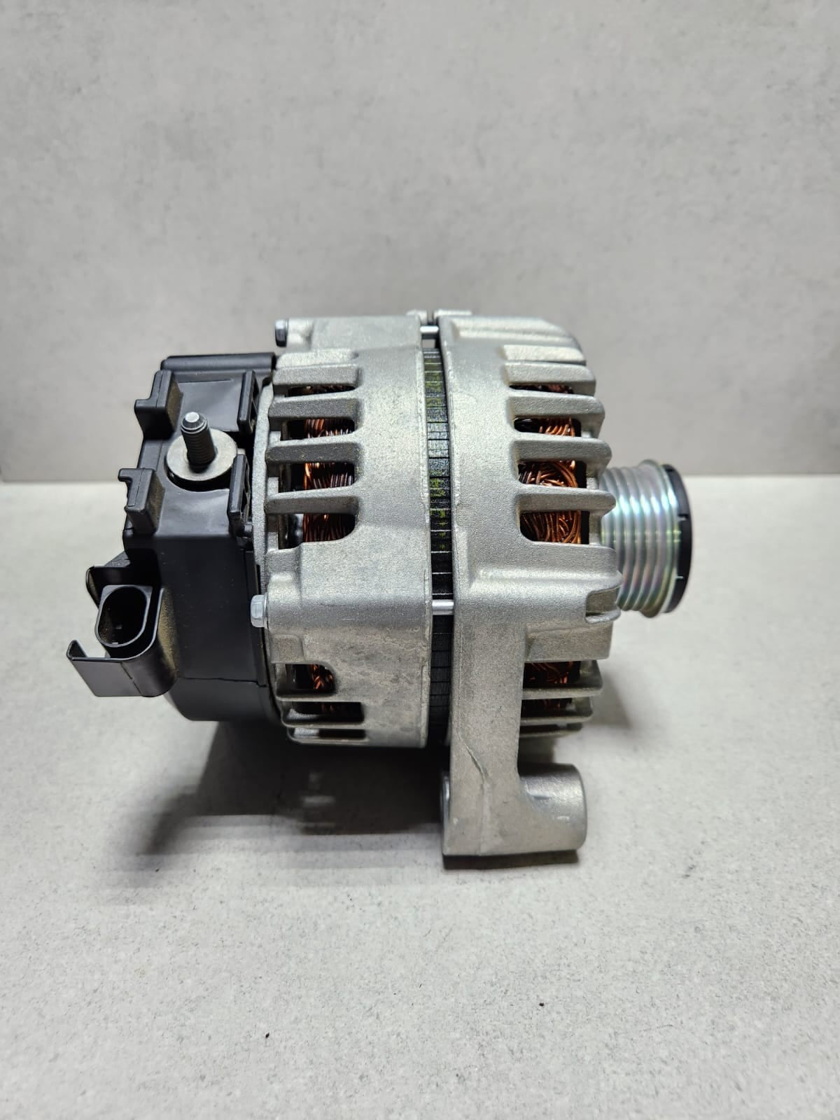 2015-2019 BMW X6 Alternator 8570675 X5 F15 and X6 F16 N57 DIESEL 