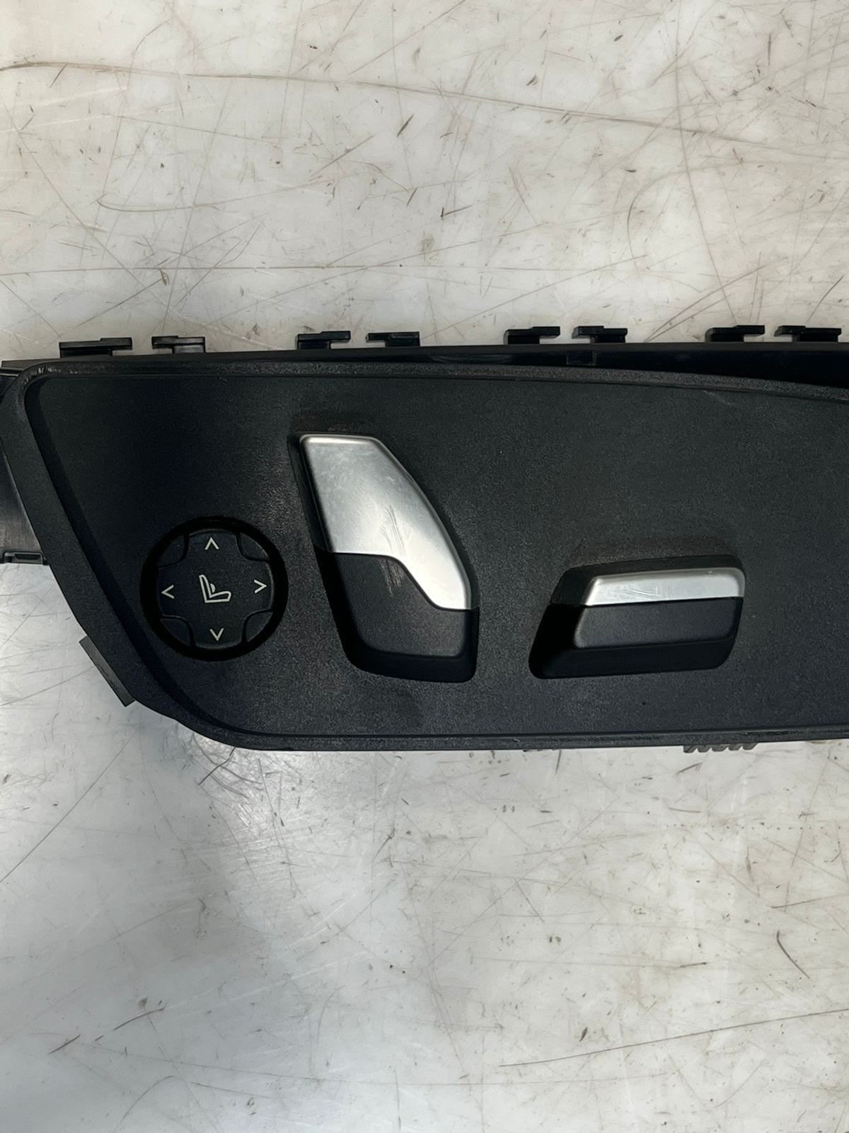 2016-2022 BMW 740i Front Right Seat Adjustment Switch 9384518 OEM