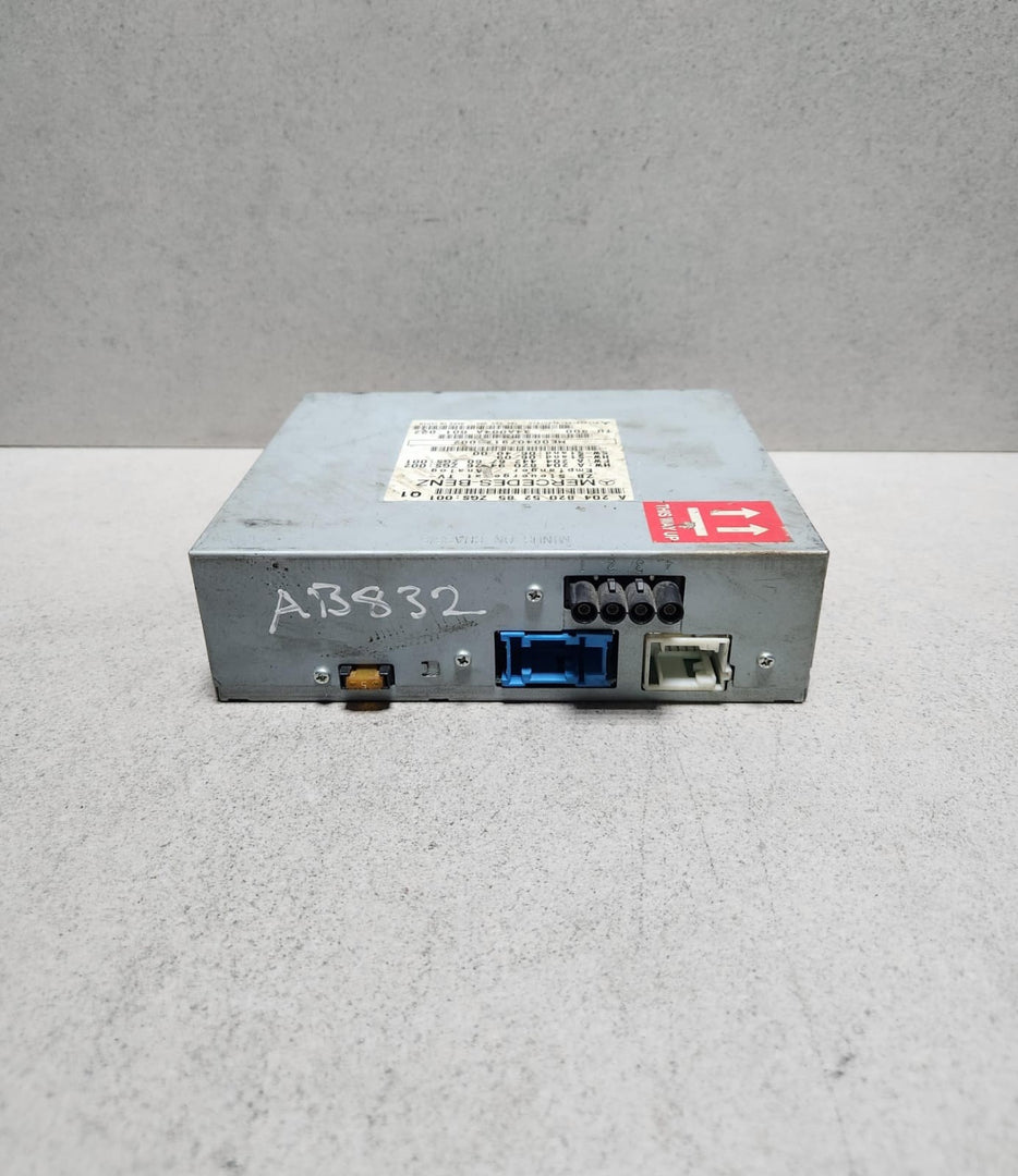 2010-2011 Mercedes-Benz C250 Tv Tuner A2048205285 W204 C-Class C250 and C63 AMG