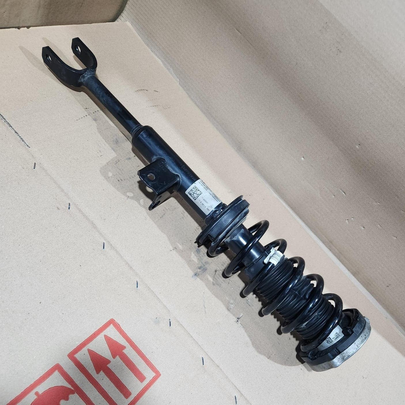 2017-2023 BMW 530i Front Left Shock Absorber 6866591 5 Series G30 530i and 540i