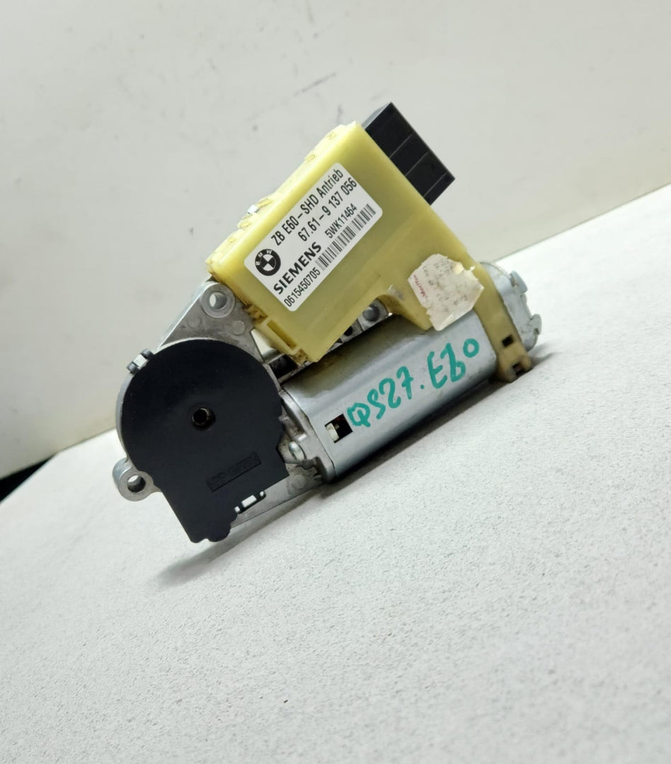 2008-2011 BMW 528i Sunroof Motor 9137056 5 Series E60 E61 OEM