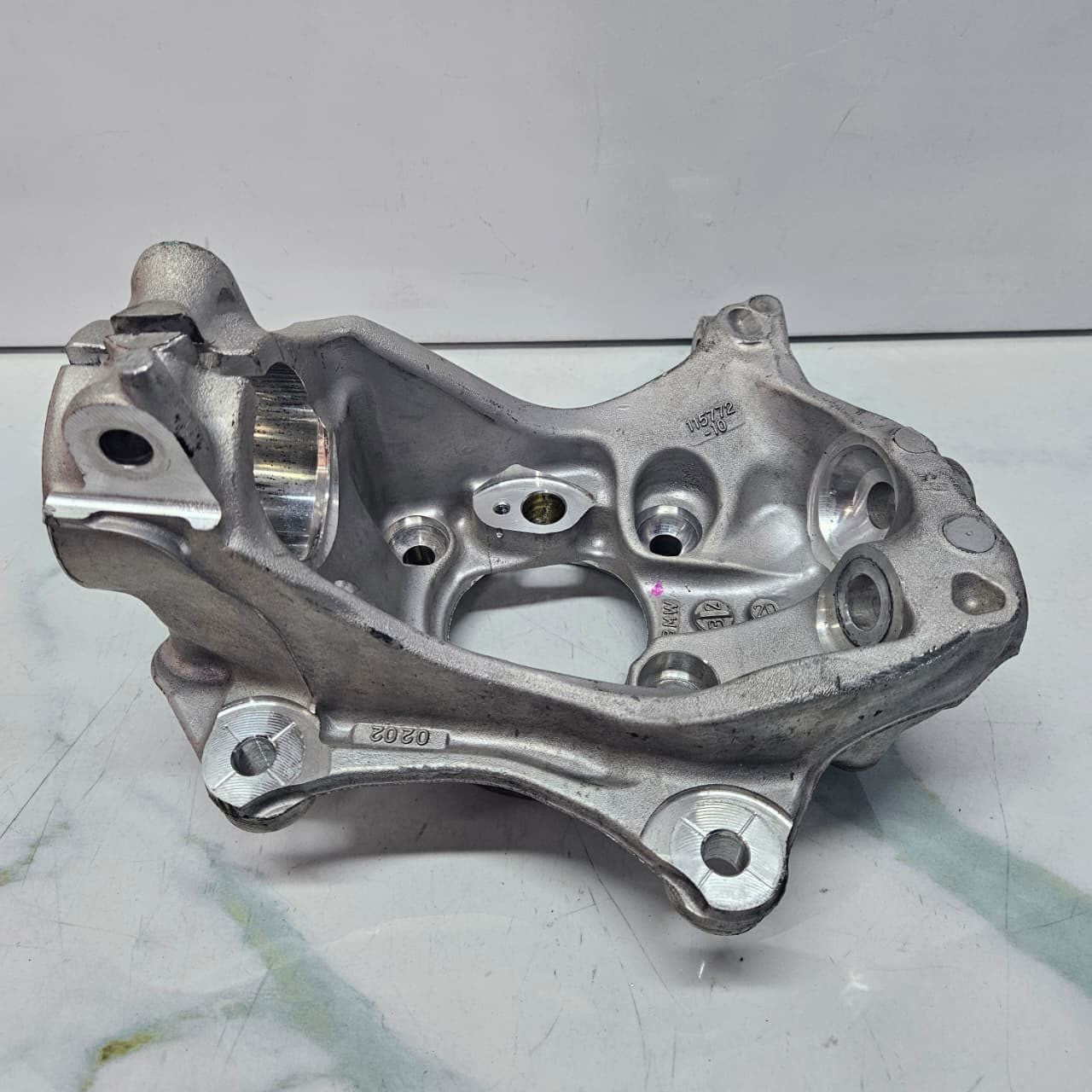 2019-2023 BMW 3 Series G20 G21 330i Spindle Knuckle 6878609 FRONT LEFT 
