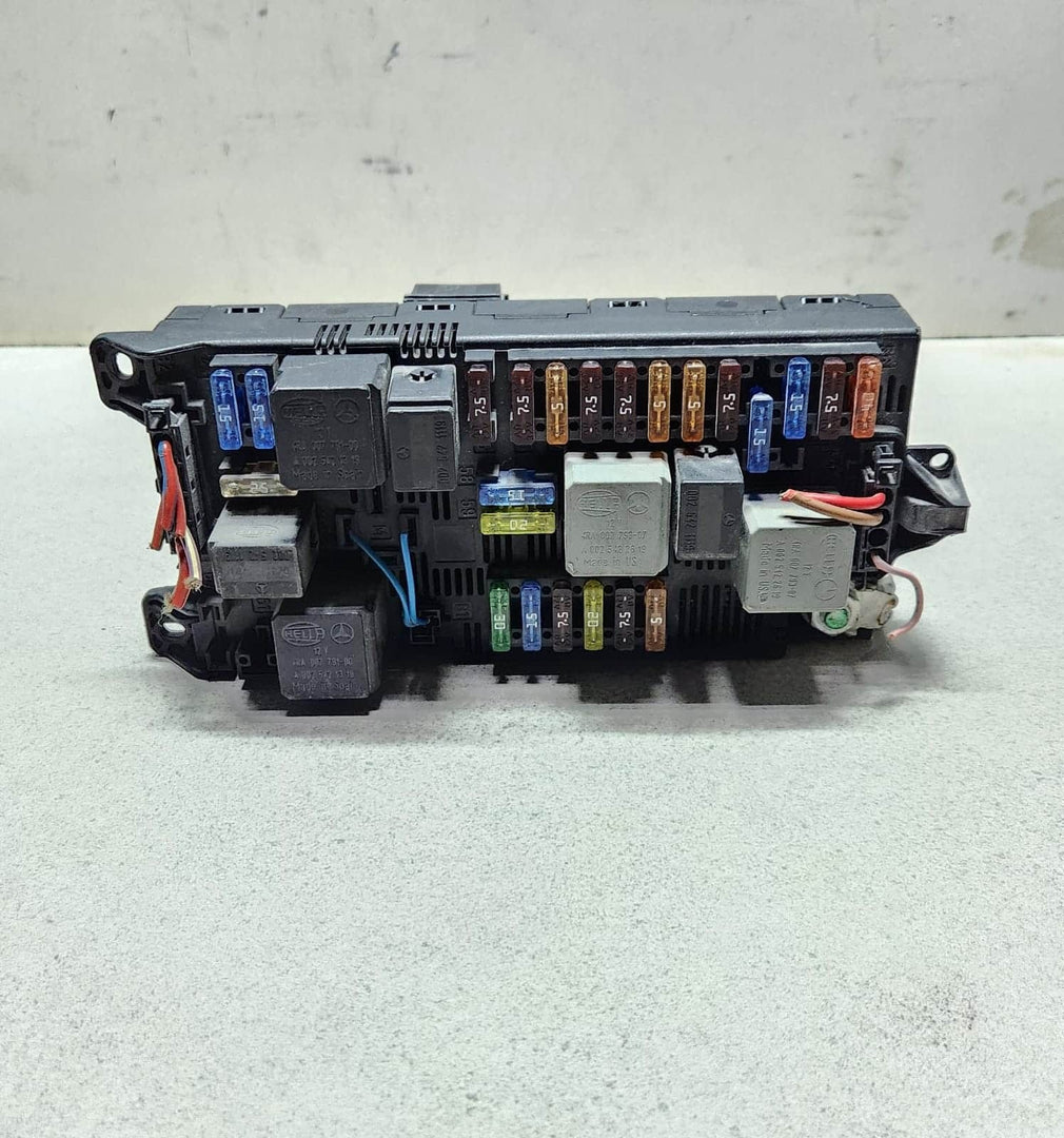 2006-2011 Mercedes-Benz E350 Fuse Relay Box 2115457401 OEM
