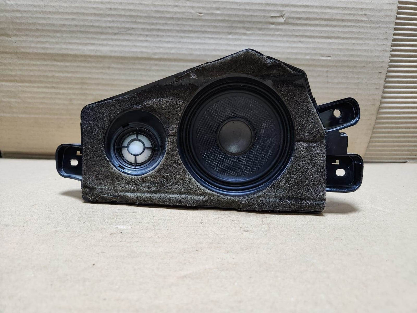 2008-2019 BMW X6 D Pillar Speaker 9211048 X6 E71 E72 rear left