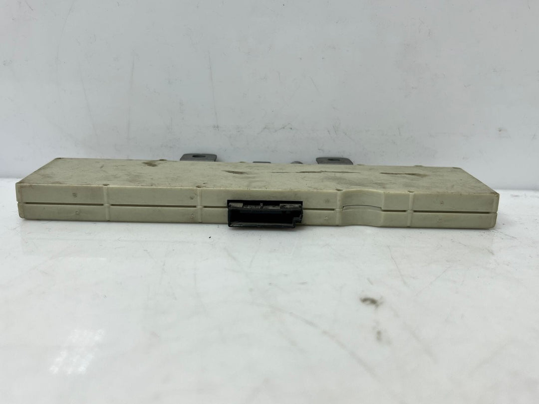 2004 BMW 3-Series 318i E46 N46B20A Antenna Amplifier 6906073 OEM