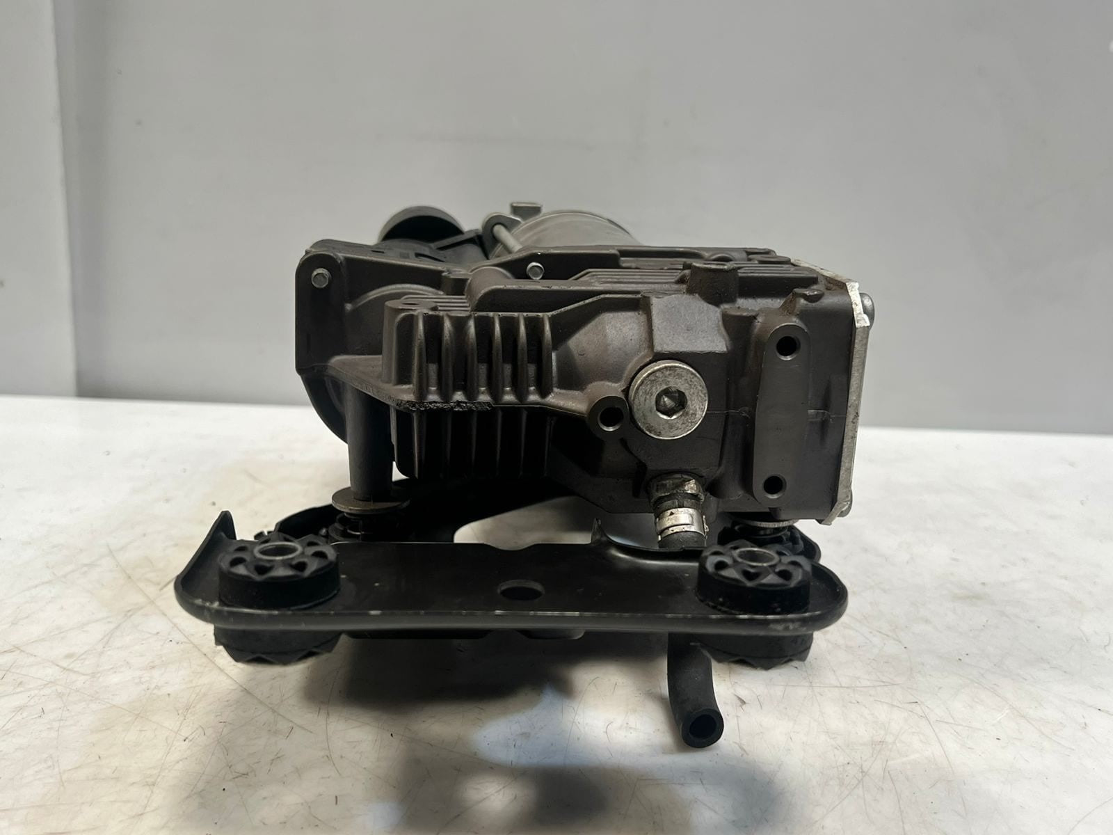 2006-2014 BMW X5 E70 X6 E71 E72 Air Suspension Compressor AIR SUPPLY 6789938 OEM