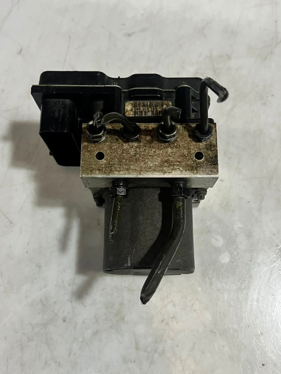 BMW 5 Series E60 E61 E63 E64 ABS Pump with Control Module 6766300 OEM
