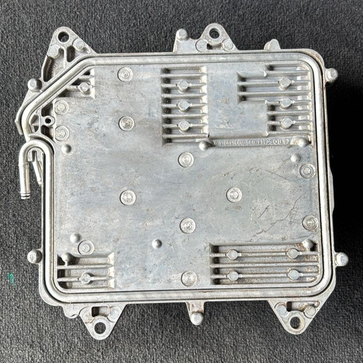 BMW F01 F02 F06 F07 F12  550i 650i 8 614 ENGINE CONTROL UNIT MODULE - 8614915