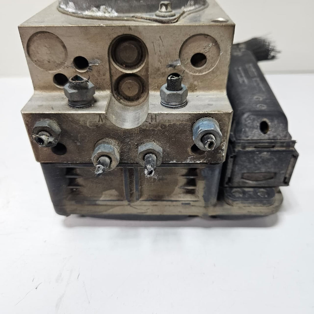 BMW 5 7 Series F01 F02 ABS Anti-Lock Brake Pump Module 6799048