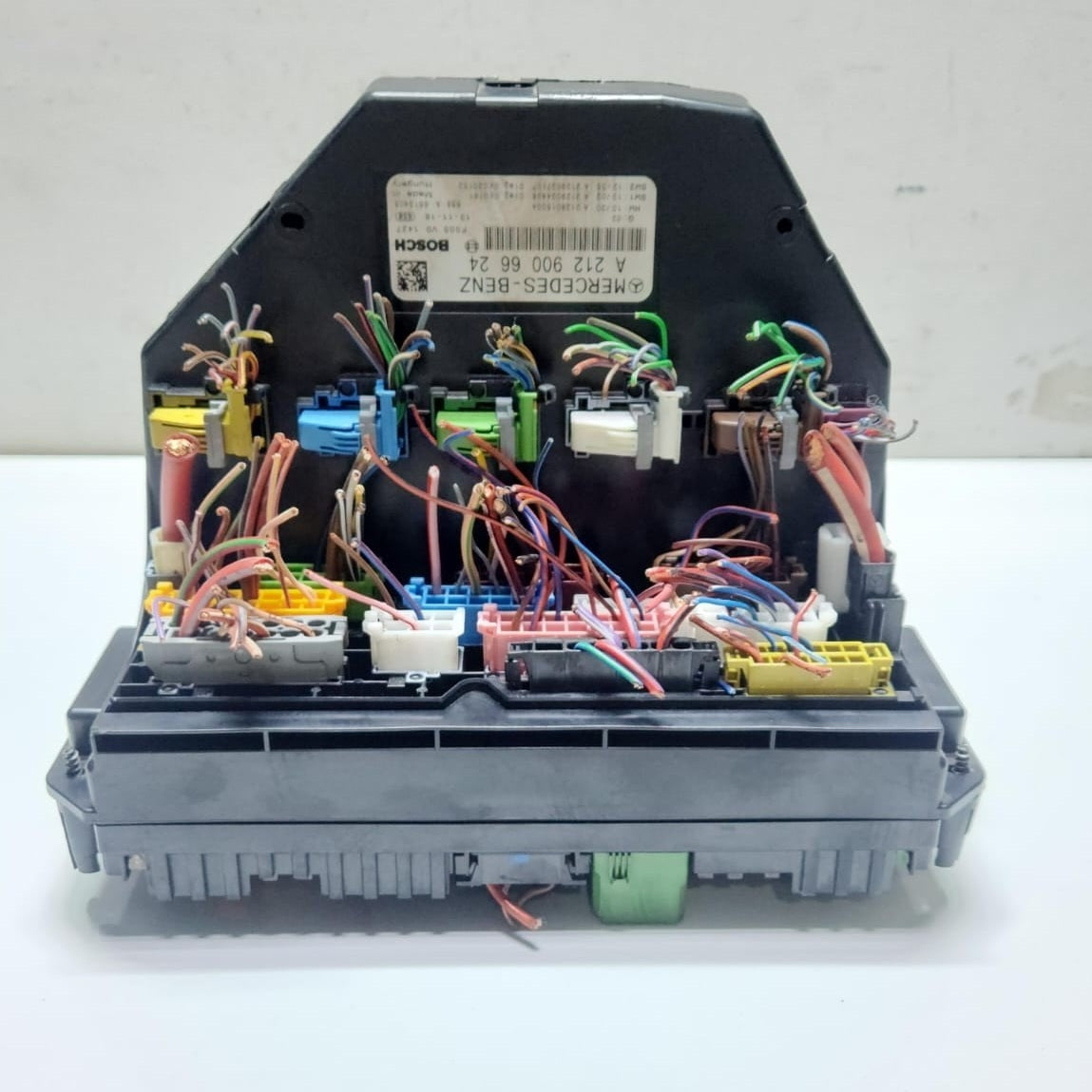 10-16 Mercedes-Benz W212 W204 Front SAM Module Relay Fuse Box A212 9006624 OEM