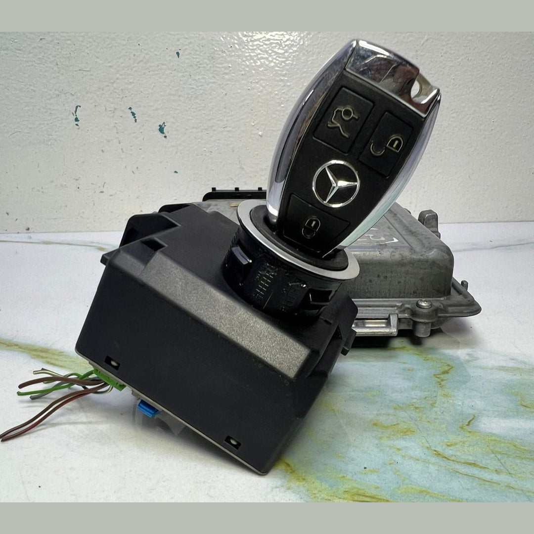 Mercedes CLA ECU Engine Control Module Ignition Key Switch Set A270 9002100 OEM