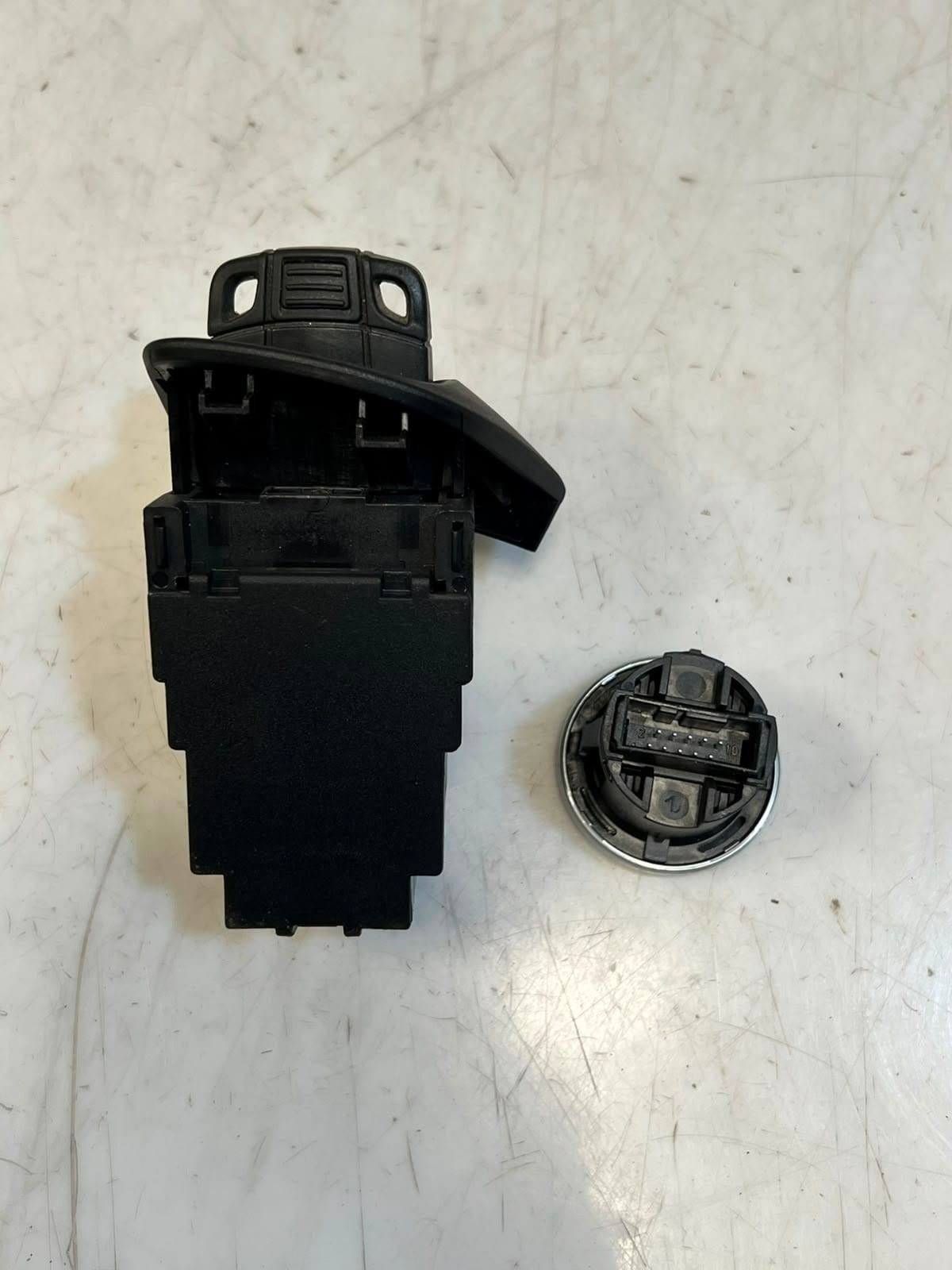 2015 BMW X1 E84 18d N47N Engine Control Unit ECU SET DDE+ CAS3+ 1KEY 8580307