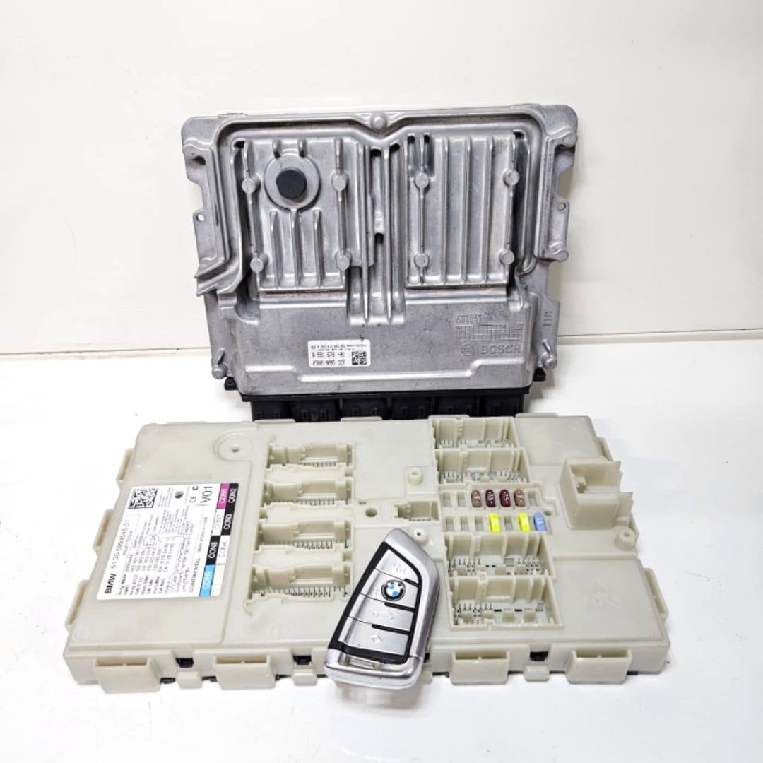8591678-BMW 5 Series G30 G31 B47 20d Diesel Engine Control Unit ECU DDE Key Set