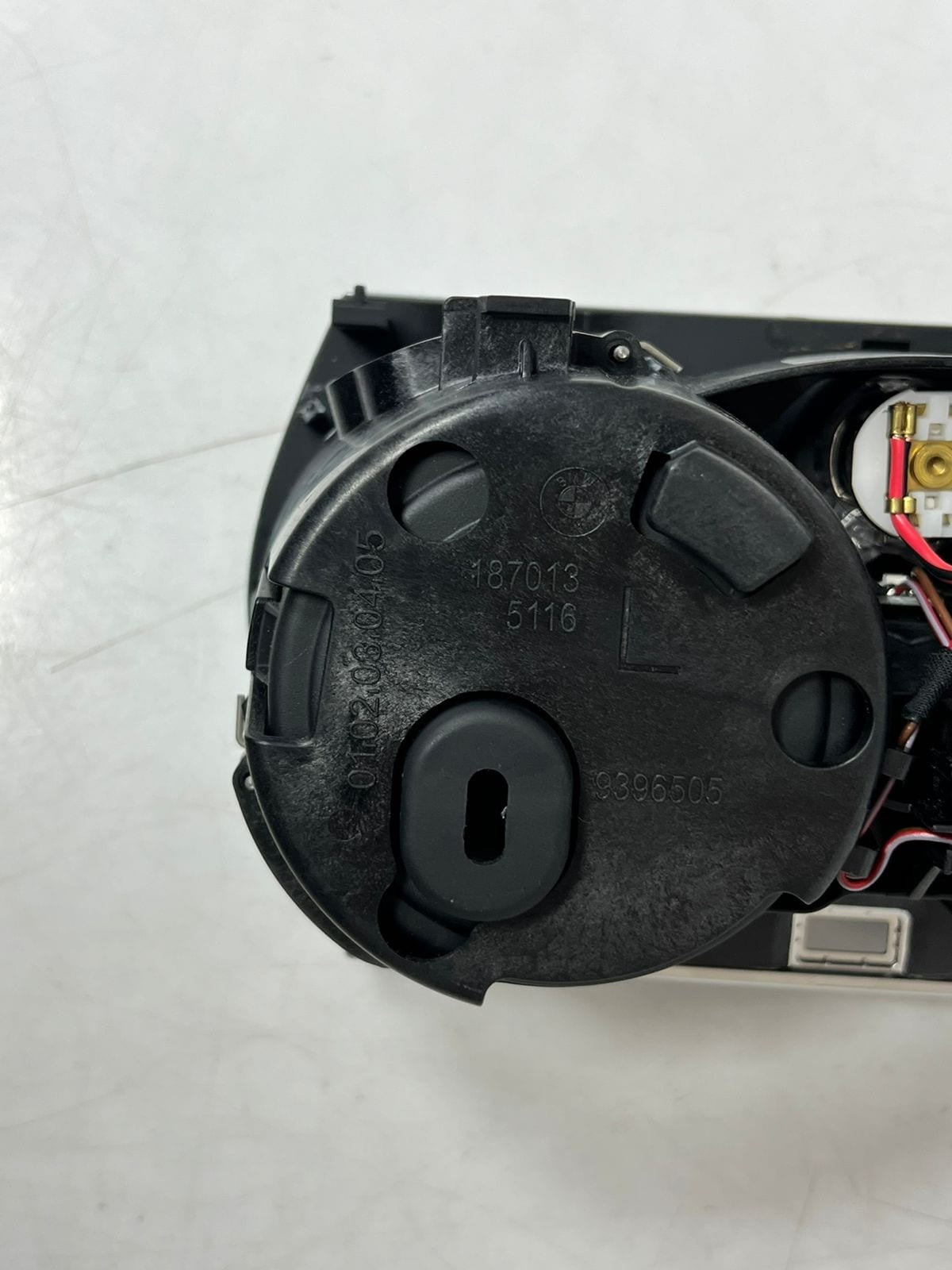2019-2023 BMW 8' G14, G15, G16 M850i CENTRE CONSOLE Cup Holder 9396505 OEM
