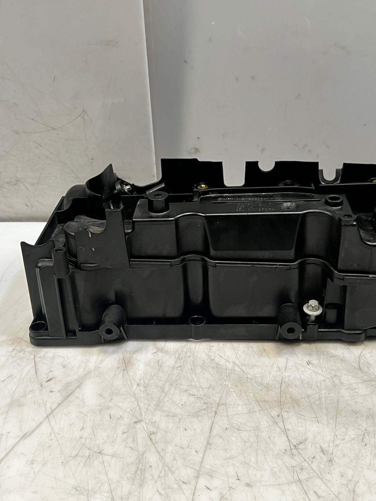 BMW F20 F22 F21 E90 E91 E92 E93 Cylinder Head Valve Cover 8589941 OEM