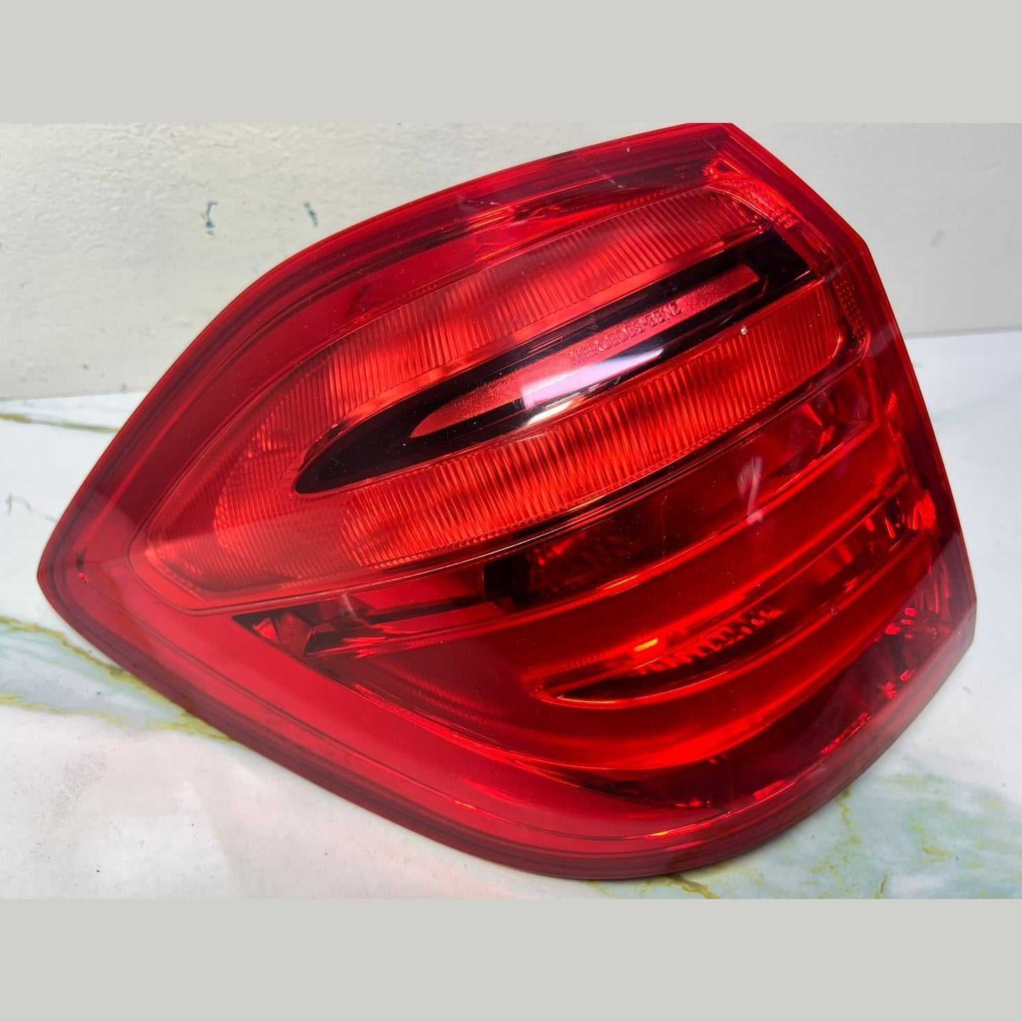 Mercedes W166 GL350 Rear Left Side LED Tail Light Brake Stop Lamp A166 9067301