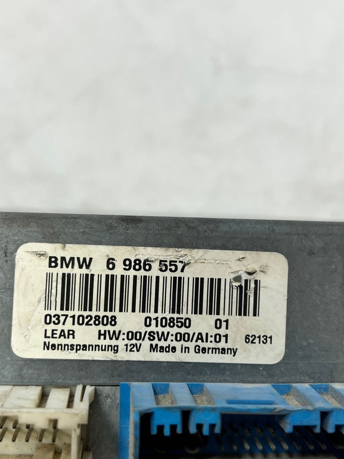 2006 BMW 5 Series E60 E61 and 7 Series E65 E66 TV Tuner Module 6986557 OEM